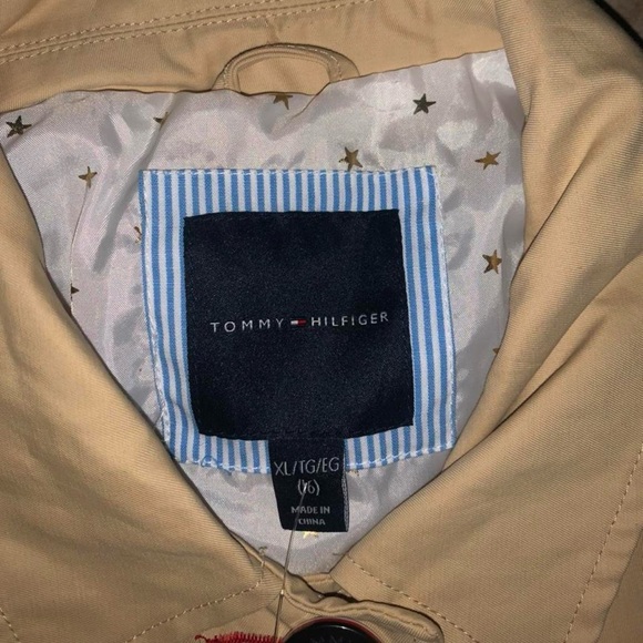 Tommy Hilfiger belted trench coat - Picture 3 of 3